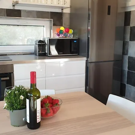 Mila - Fogas Apartment Zamardi